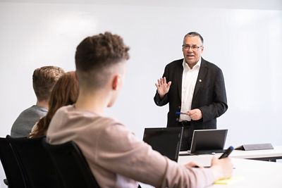 ABB Apprentices 190522 1004 -Large.jpg